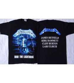 Metallica Ride the Lightning Official T-Shirt Thrash Metal REAL PHOTO ! (NO PHOTO SHOP !) Hetfield, Hammett, Burton, Ulrich